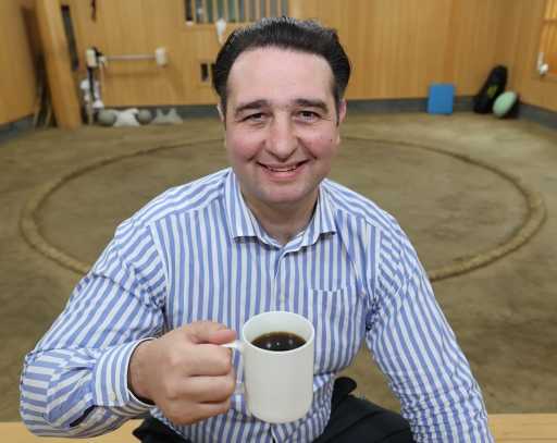 鳴門親方、コーヒーが力水