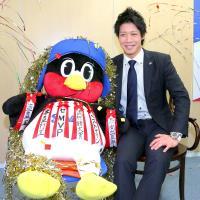 ２億円超えで契約更改した山田は、報知プロスポーツ大賞の受賞も決まり笑顔